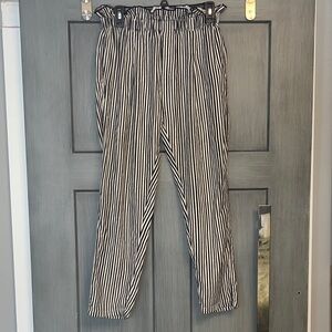 Billabong Women's Black & White Ruffle Top Striped Pants size medium stretch